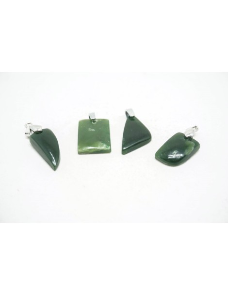 Nefriet Jade Hanger