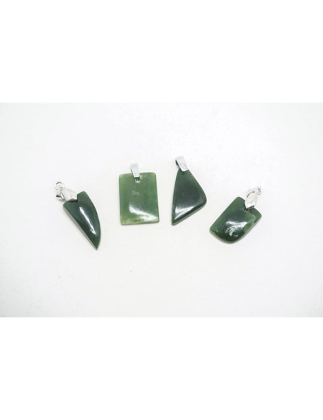 Nefriet Jade Hanger