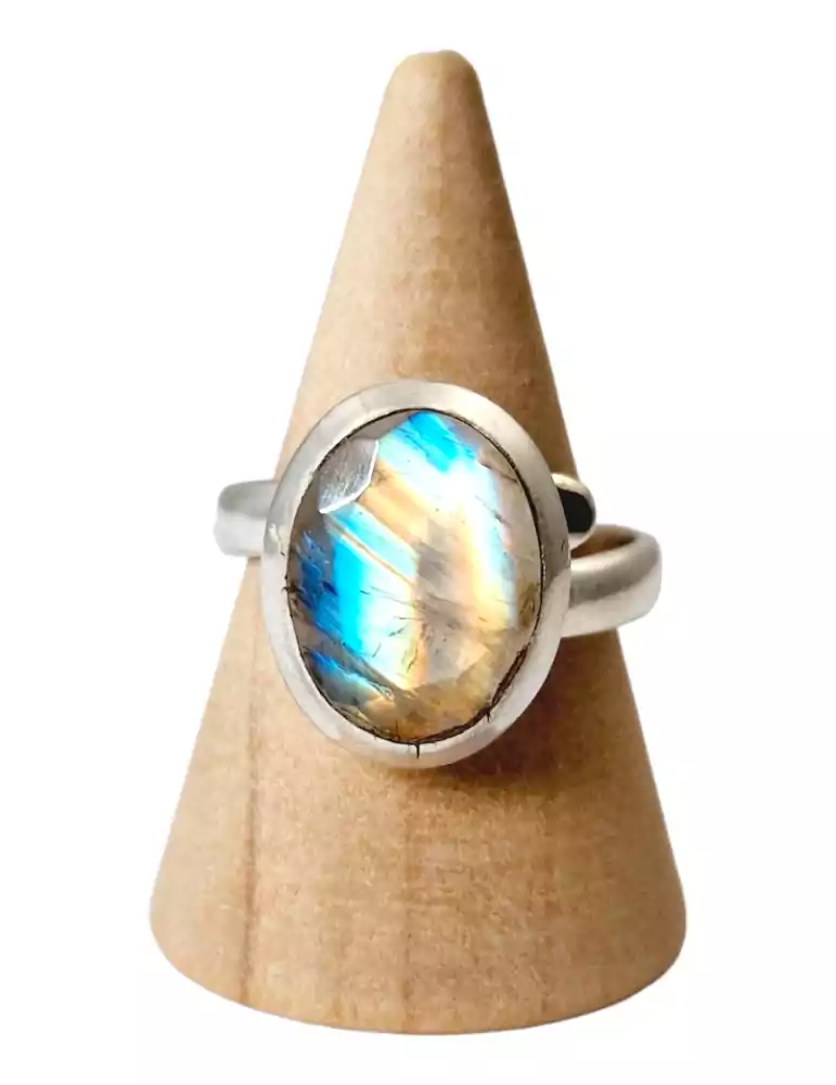 Bague Labradorite blanche facettée serti argent 925