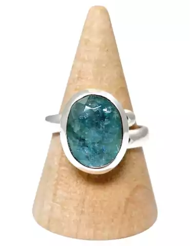 Bague Kunzite verte facettée serti argent 925