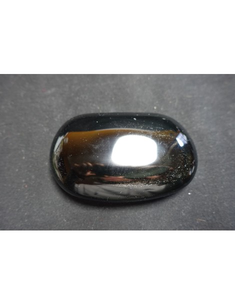 Schwarzer Obsidianstein