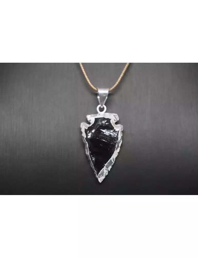 Pendentif pointe de flèche en obsidienne noire