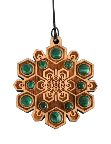 Pendentif bois style Namkha tibétain malachite 4cm