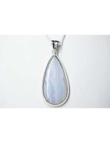 Chalcedony pendant set in 925 silver