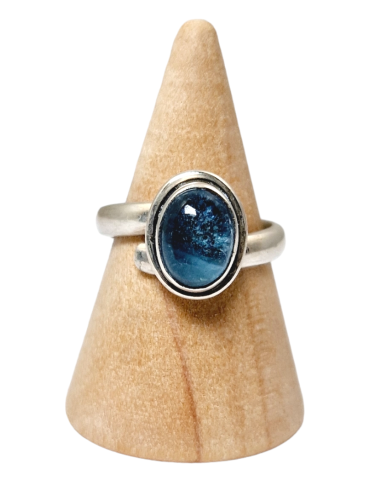 Amelia Zilveren ring met dikke zilveren zetting