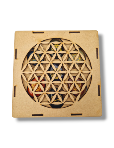 Scatola in legno intagliato con gettoni 7 chakra