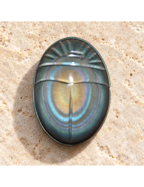Escarabajo de obsidiana ojo celeste