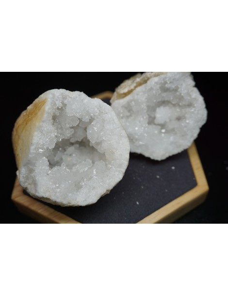 Kwartsgeode ongeveer 8 cm